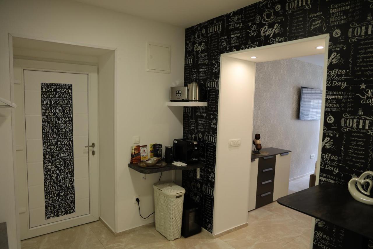 Love Nest Apartment ลูบลิยานา ภายนอก รูปภาพ