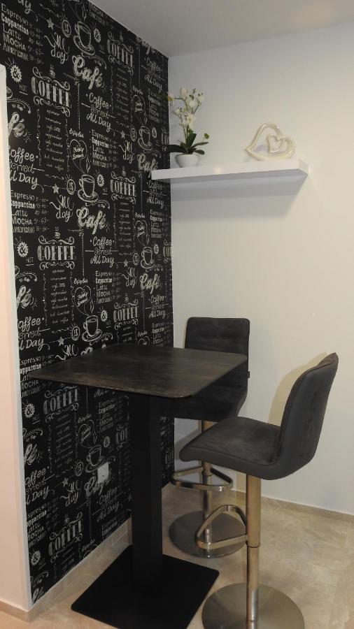 Love Nest Apartment ลูบลิยานา ภายนอก รูปภาพ